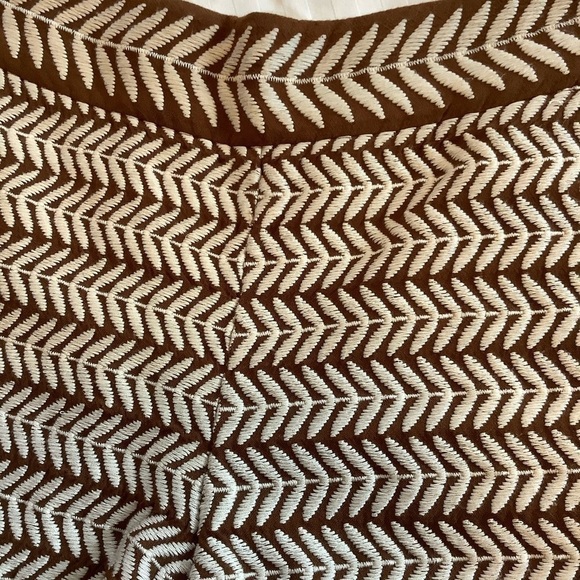 THML Brown & Beige Embroidered Short Shorts Sz-S - Picture 3 of 4